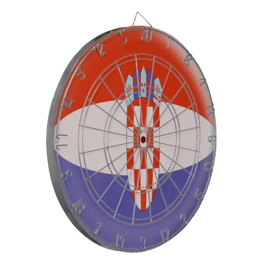 Dartboard met 6 darts Kroatische vlag Dartbord (Voorkant Links)