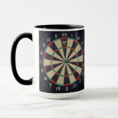 Dartboard met Dart in Bullseye Mok (Links)
