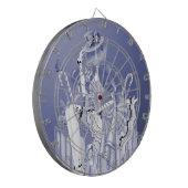 Dartboard met gehakte dame op 'Birthday Cake' Dartbord (Voorkant Links)