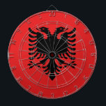 Dartboard met vlag van Albanië Dartbord<br><div class="desc">Verhoog uw speelkamer met een vleugje Albanese trots met behulp van ons exclusieve dartboard met de vlag van Albanië! Dit dartboard is gemaakt met nauwgezette aandacht voor detail en is meer dan alleen een game-accessoire; het is een viering van het Albanese erfgoed en culturele trots. Het ontwerp toont de iconische...</div>