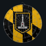 Dartboard met vlag van Baltimore City, VS Dartbord<br><div class="desc">Transformeer uw speelkamer met ons dartboard met de kenmerkende vlag van Baltimore, ontworpen voor zowel spel als citypride. Vervaardigd met hoogwaardige materialen, toont ons dartboard de vlag van Baltimore, bekend om zijn opvallende ontwerp van afwisselende zwart-gele cheques. De kleuren van de vlag zijn levendig en duurzaam, waardoor ze levendig blijven...</div>