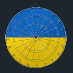 Dartboard met vlag van Oekraïne Dartbord<br><div class="desc">Voeg een vleugje Oekraïense trots toe aan uw speelkamer met ons exclusieve dartbord met de vlag van Oekraïne! Dit dartbord is gemaakt met nauwgezette aandacht voor detail en is meer dan alleen een functioneel item; het is een viering van het erfgoed en de culturele trots van Oekraïne. Het levendige ontwerp...</div>
