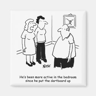 Dartbord in de slaapkamer. Grappige cartoon Magneet