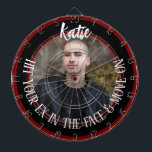 Dartbord met je ex-foto - relatiegeschenk<br><div class="desc">Kom over je breuk met een lach bedankt naar dit aangepaste dartbord met een foto van je ex. Perfect voor het vieren van een echtscheiding, break-up of het einde van een verloving, dit grappige spel laat je stoom afblazen en tegelijkertijd plezier hebben. Voeg de naam van de ontvanger bovenaan toe...</div>