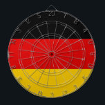 Dartbord met vlag van Duitsland<br><div class="desc">Voeg een vleugje Duitse trots toe aan uw speelkamer met ons exclusieve dartbord met de vlag van Duitsland! Dit dartbord is gemaakt met nauwgezette aandacht voor detail en is meer dan alleen een functioneel item; het is een viering van het rijke erfgoed en de culturele identiteit van Duitsland. Het levendige...</div>