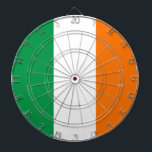 Dartbord met vlag van Ierland<br><div class="desc">Voeg een vleugje Ierse trots toe aan uw speelkamer met ons exclusieve dartbord met de vlag van Ierland! Dit dartbord is gemaakt met nauwgezette aandacht voor detail en is meer dan alleen een game-accessoire; het is een viering van het rijke erfgoed en de culturele trots van Ierland. Het levendige ontwerp...</div>