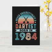 Dartist geboren in 1984 Darts 40th Birthday Retro  Kaart (Gele Bloem)