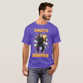 Darts Chimpion Grappige Pun Darts Speler Gift T-shirt (Voorkant volledig)