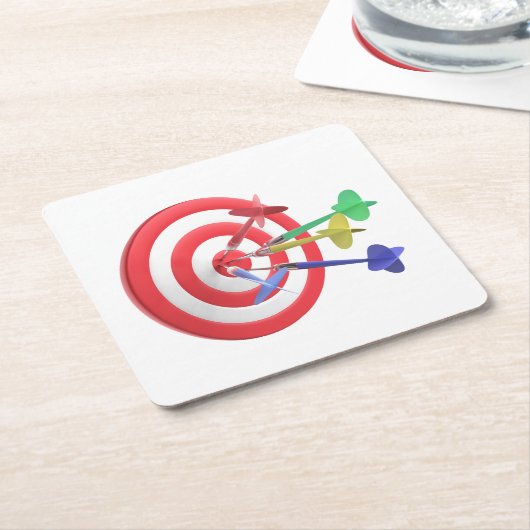 Darts die het midden van dartboard raken kartonnen onderzetters (Schuin)