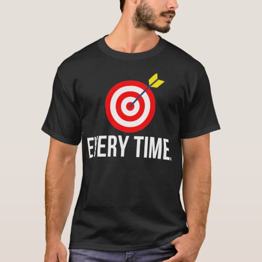 Darts elke keer Bullseye Cricket T-shirt (Voorkant)