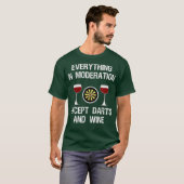 Darts en Wijn Funny T-shirt (Voorkant volledig)