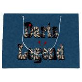 Darts legende de naam op blauwe denim print, groot cadeauzakje (Voorkant)