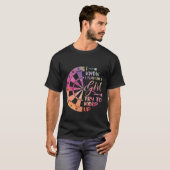Darts Vrouwen Geschenk Pijlen Veld Team Speel Als T-shirt (Voorkant volledig)