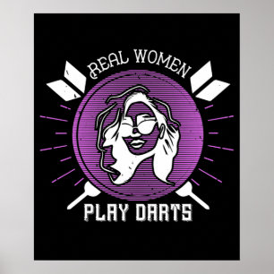 Dartsen - Echte vrouwen spelen darts Poster