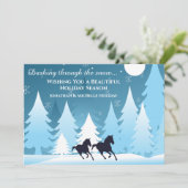 Dashing door de sneeuwpaarse kerstvlakte feestdagenkaart (Staand voorkant)