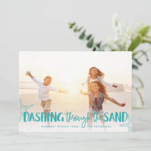 Dashing door het zand | Vakantieknopkaart Feestdagenkaart (Staand voorkant)