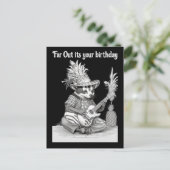 Daslook die gitaar speelt met ananas-verjaardag briefkaart (Staand voorkant)