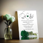 Dat doen we. Elegant Emerald Green Roos Romantic W Kaart<br><div class="desc">Deze mooie huwelijksuitnodiging is romantisch, speels en stijlvol. Het bevat een leuke titel met een schattig hart en een modern script dat "we doen" aan de bovenkant, met alle details hieronder. Onderaan bevindt zich een prachtig, eenzijdig, groen gekleurd roos met een lange stengel dat in een zwembad staat. Classy, elegant...</div>