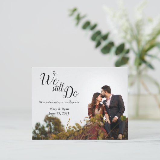 Dat doen we nog steeds | Trouwdatum gewijzigd Eenv Briefkaart (Staand voorkant)