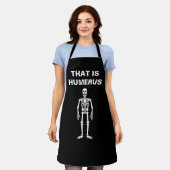 Dat is Humerus Funny Halloween Skeleton Bone Pun Schort (Gedragen)