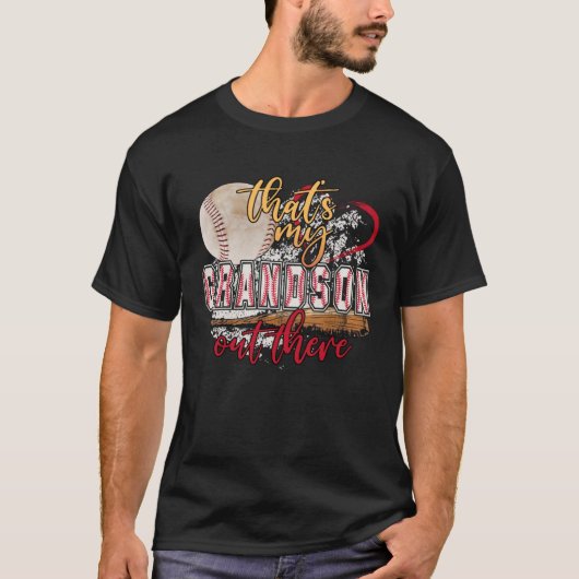 Dat is mijn kleinzoon daar, grootma Moth. T-shirt (Voorkant)
