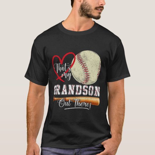 Dat is mijn kleinzoon daar, grootma Moth. T-shirt (Voorkant)