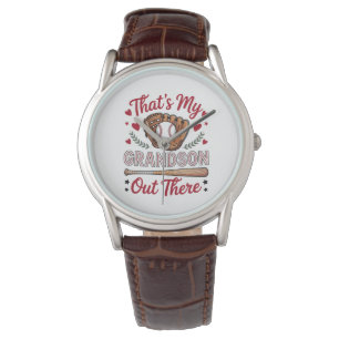 Dat is mijn kleinzoon daar honkbal oma  horloge