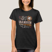 Dat is mijn kleinzoon daar honkbal Oma T-shirt (Voorkant)