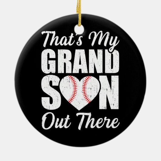 Dat is mijn kleinzoon daar waar Baseball Grandma Keramisch Ornament (Achterkant)