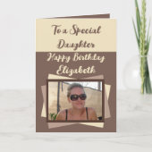 Daughter foto naam bruine crème verjaardag kaart (Voorkant)