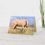 Daughter Happy Birthday Palomino-paardenkaart Kaart<br><div class="desc">Een mooi palominopaard staat in een windvrustige weide.  Een ander uitzicht van het paard staat op de achterkant van de kaart.</div>