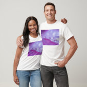 Dauw druppels op bloemblad abstract. t-shirt (Unisex)