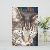 Dave kijkt naar jou briefpapier (Staand voorkant)