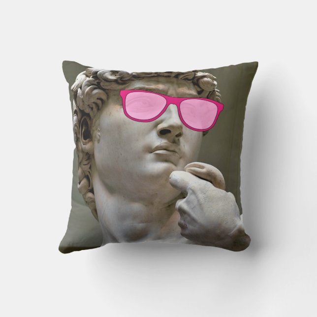 David draagt roos gekleurde glazen kussen (Achterkant)