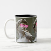 David draagt roos gekleurde glazen tweekleurige koffiemok (Links)