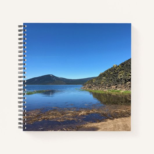 Davis Lake met Lava Rocks, OR Notitieboek (Voorkant)