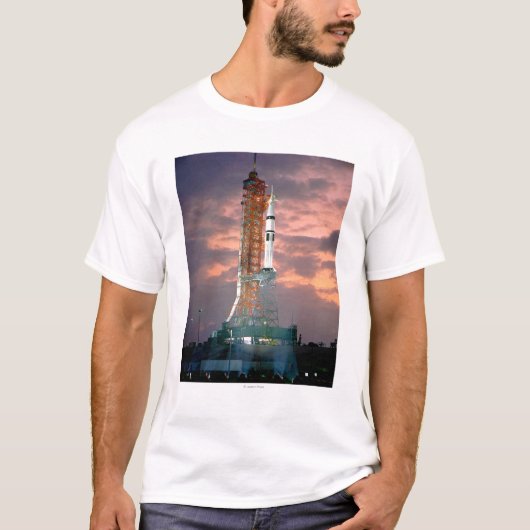 Dawn breekt achter ASTP Saturn IB CDDT T-shirt (Voorkant)