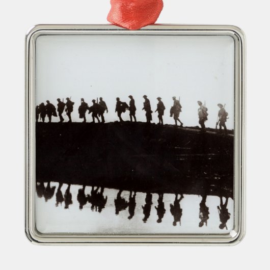 Dawn March Metalen Ornament (Voorkant)