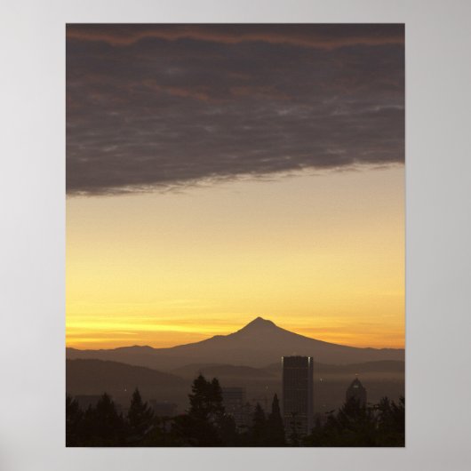 Dawn sky over Portland en Mt. Hood, Oregon Poster (Voorkant)