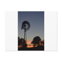 DAYBREAK EN WINDMILL PLATTELANDSQUEENSLAND AUSTRAL