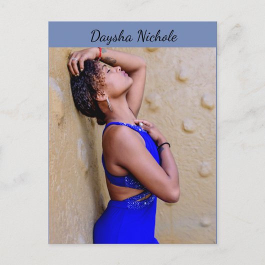 Daysha Nichole, in blauwe jurk, briefkaart (Voorkant)