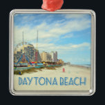 Daytona Beach Florida beach foto Metalen Ornament<br><div class="desc">Daytona Beach foto in de buurt van de promenade en bandshell gebied met de naam Daytona Beach in een leuk lettertype aan de onderkant.</div>