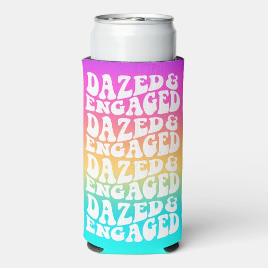 Dazed Engaged Disco Typografie Regenboog Gradiënt Seltzer Blikjeskoeler (Seltzer Achterkant)