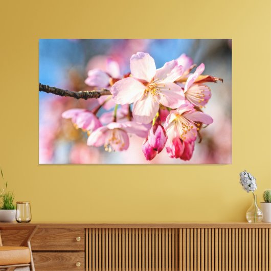 Dazzling Sakura Flowers. Beige en blauwe achtergro Canvas Afdruk (Insitu (Woonkamer))