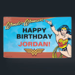 DC Comics | Wonder Woman Birthday Spandoek<br><div class="desc">Wonder Woman is proof that you don't need to be a man to be a superhero! The iconic Diana Prince has inspired kids, women and classic comic book fans worldwide to be brave. This colorful, birthday banner showing the Amazonian goddess soaring through the skies has been designed exclusively by DC...</div>