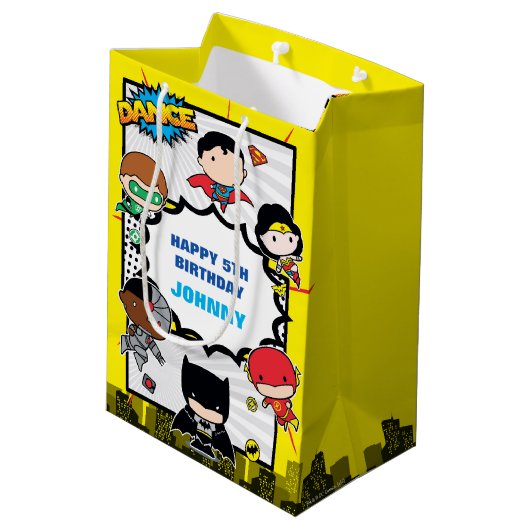 DC-strips | Justice League - Chibi Birthday Medium Cadeauzakje (Achterkant Gekanteld)