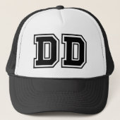 "DD" Monogram Trucker Pet (Voorkant)