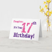 De 17e verjaardag van de dochter groet in paarse,  kaart (Gele Bloem)