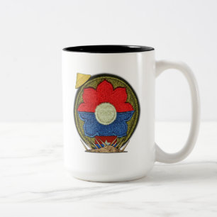 de 9de Afdeling van de Infanterie Charlie Company Tweekleurige Koffiemok