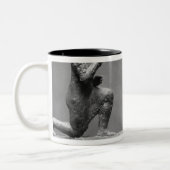 De aanbidder uit Larsa, ook bekend als koning Tweekleurige Koffiemok (Links)